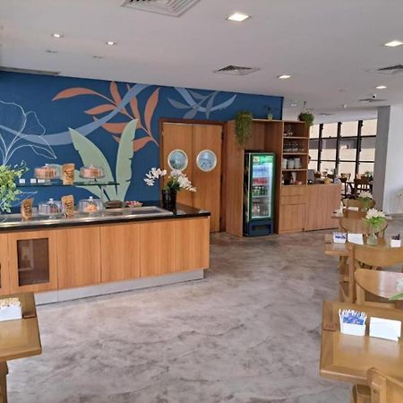 Flat Cosmopolitan Praia Com Estacionamento Gratis - Gonzaga - Andar Alto Santos  Exterior photo