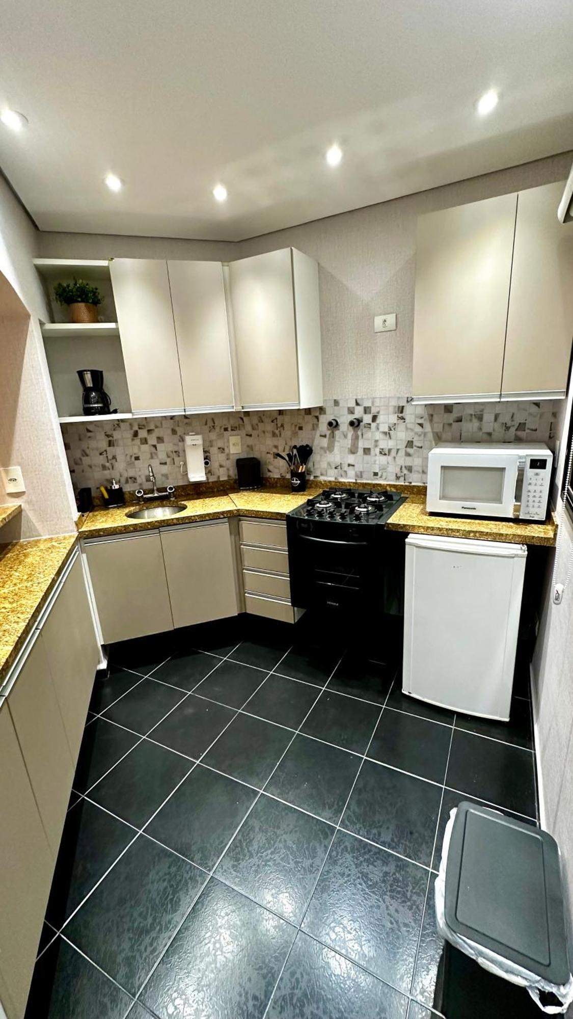 Flat Cosmopolitan Praia Com Estacionamento Gratis - Gonzaga - Andar Alto Santos  Exterior photo